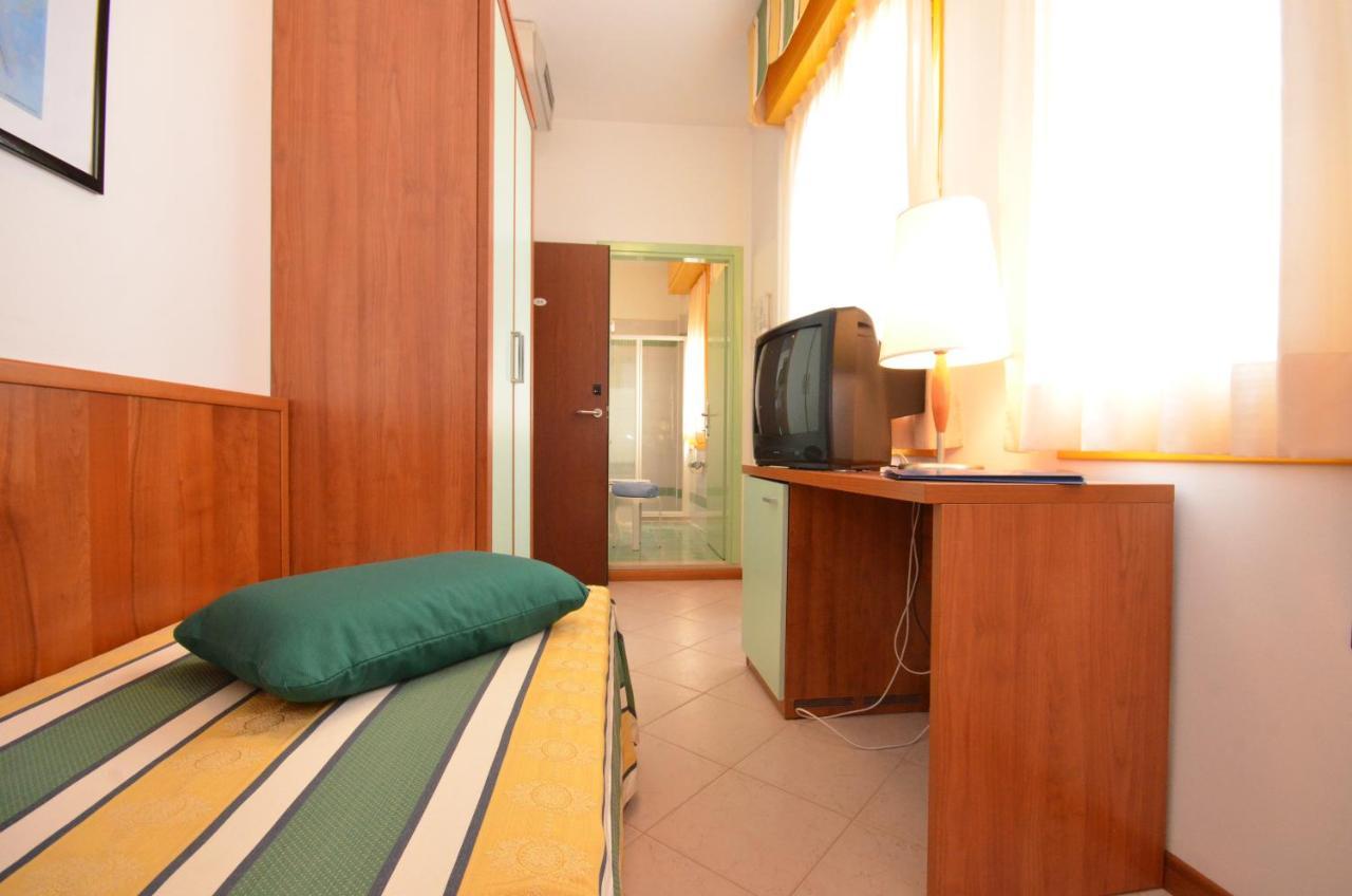 Hotel Luna بيبيوني المظهر الخارجي الصورة