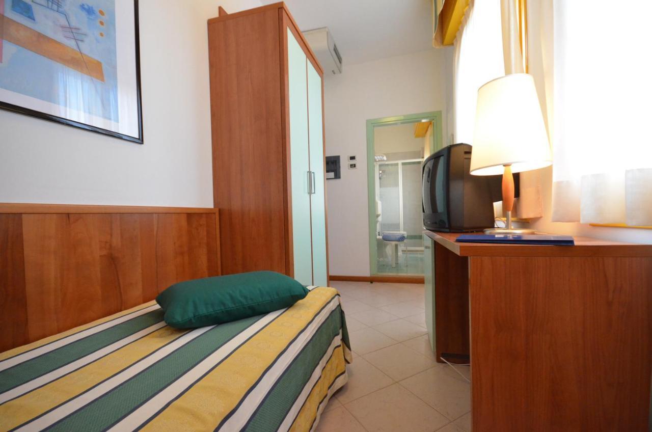 Hotel Luna بيبيوني المظهر الخارجي الصورة